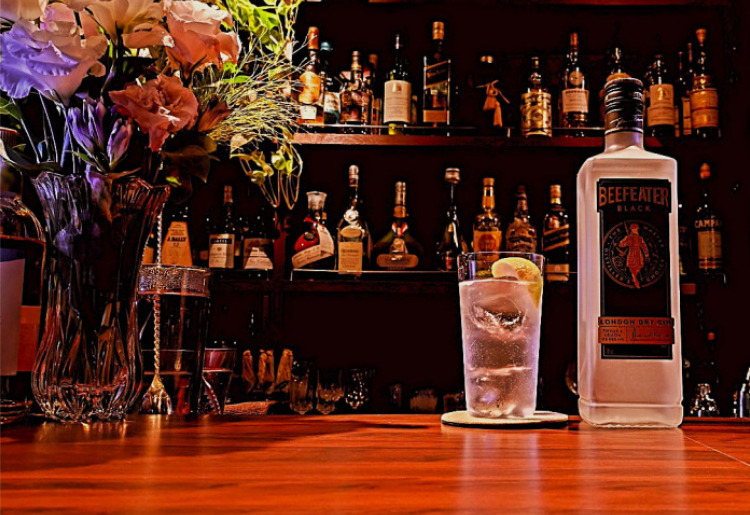 まずは喉を潤して